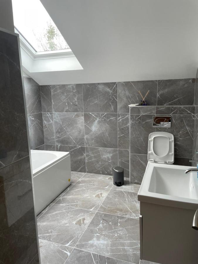 Lough Key Luxury Riverfront Apartment Cootehall Экстерьер фото