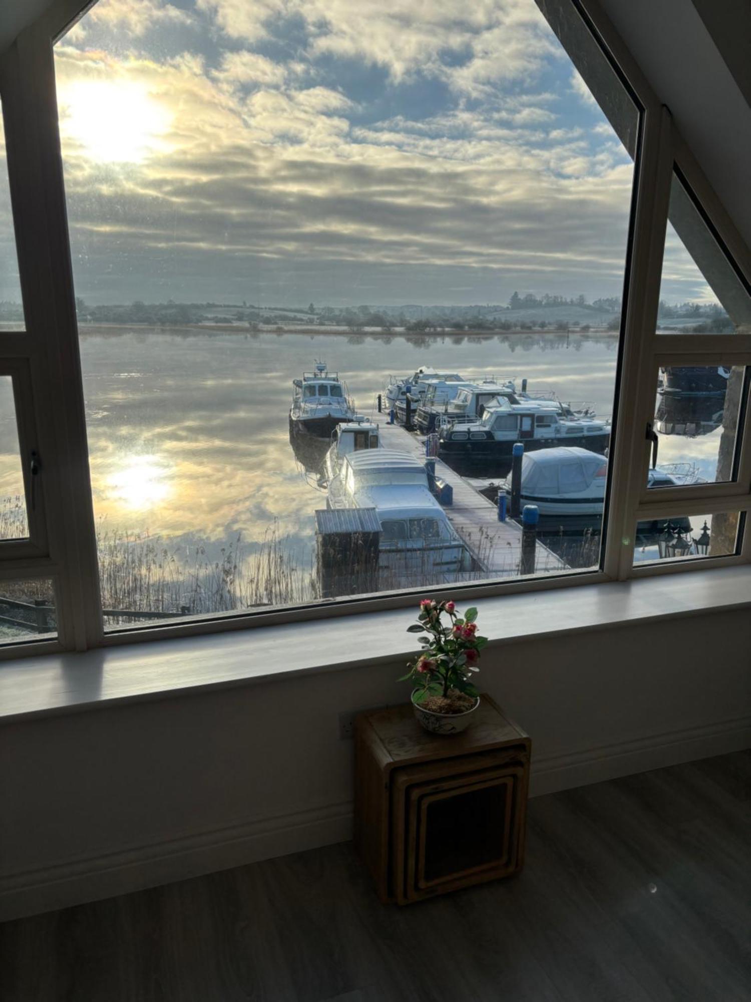 Lough Key Luxury Riverfront Apartment Cootehall Экстерьер фото